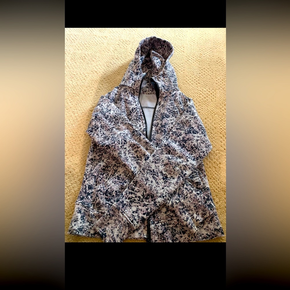 Lululemon jacket size 6